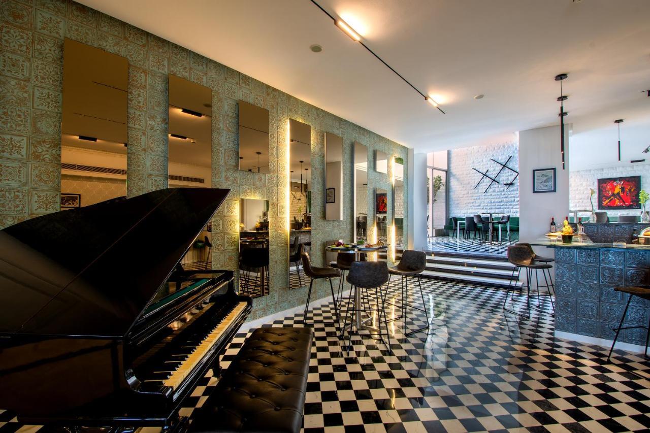 Riviera Hotel Beirut Esterno foto