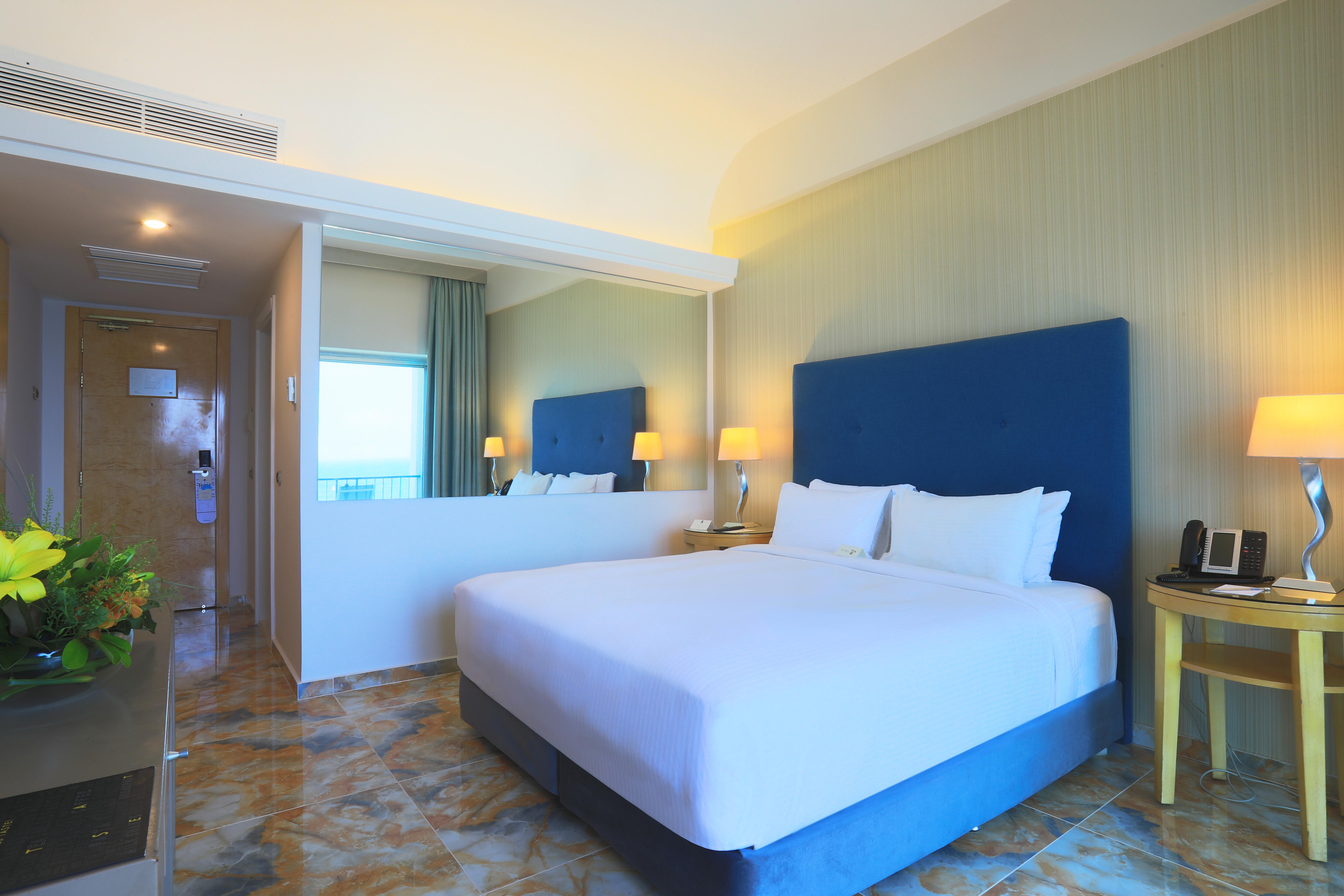 Riviera Hotel Beirut Esterno foto