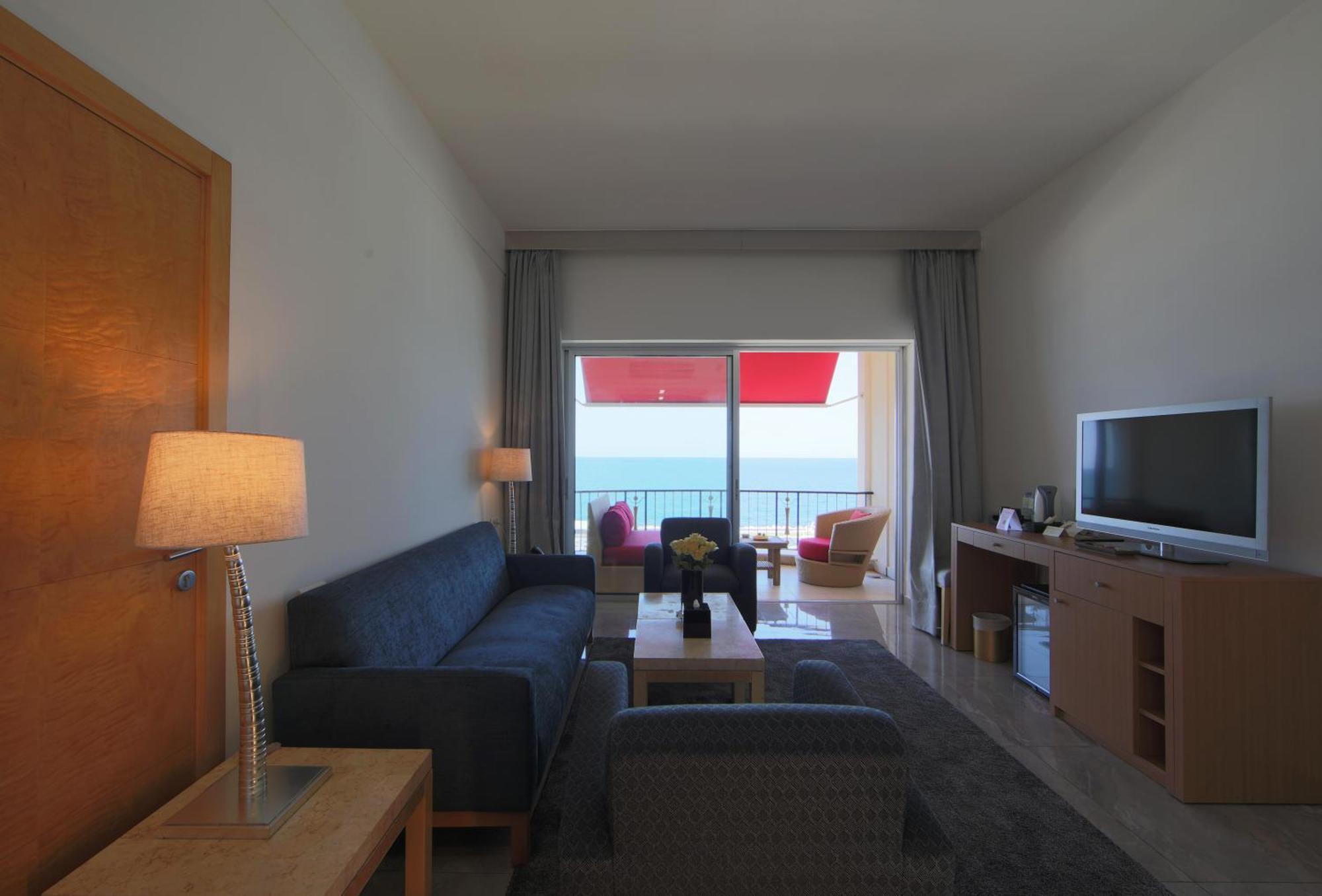 Riviera Hotel Beirut Esterno foto