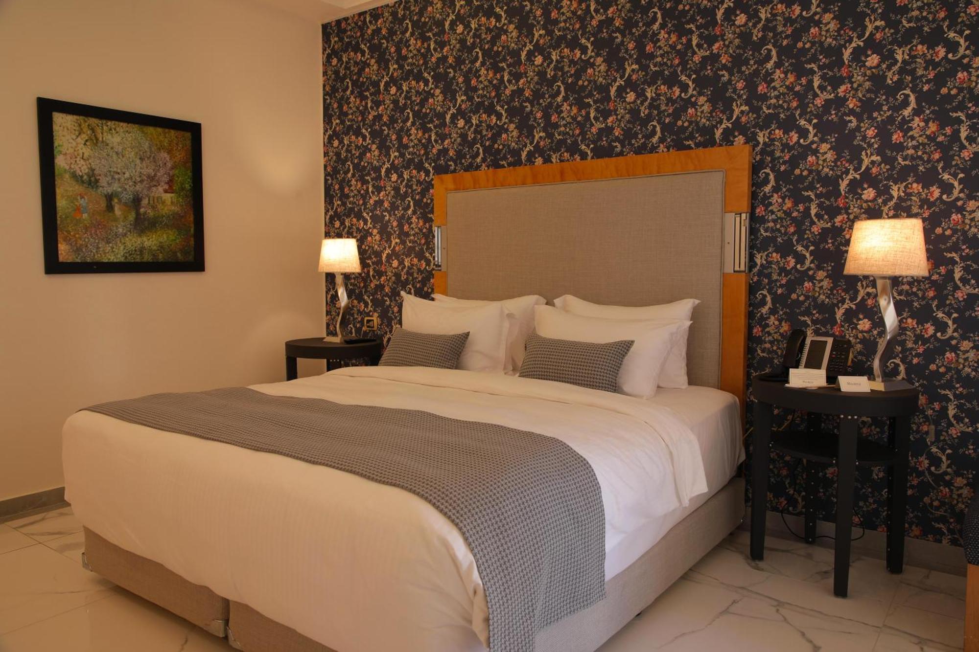Riviera Hotel Beirut Esterno foto