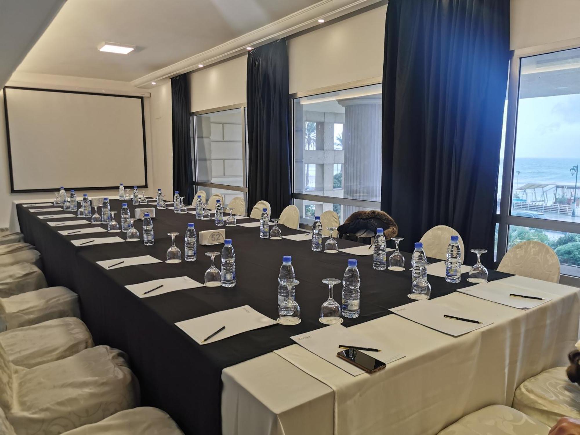 Riviera Hotel Beirut Esterno foto